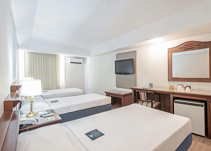 Rede Andrade BrazHotel em Curitiba